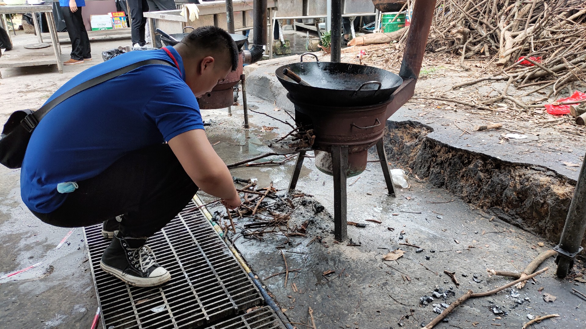 松湖騎行，穿樹(shù)飛花；農(nóng)家休閑，擁抱自然